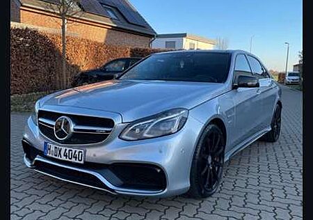 Mercedes-Benz E 63 AMG S 4Matic Speedshift MCT