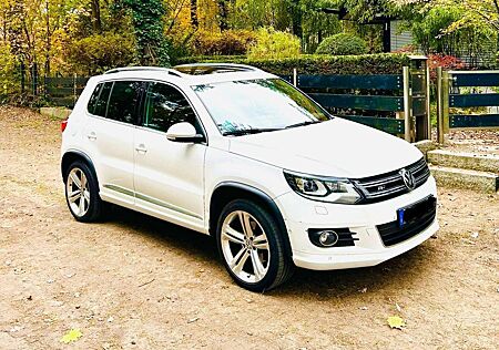 VW Tiguan Volkswagen 2.0 TDI DPF 4Motion BlueMotion Techn. DSG S