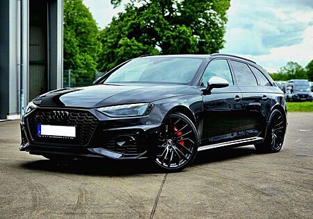 Audi RS4 Avant Tiptronic RS Essentials