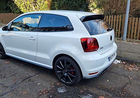 VW Polo GTI Volkswagen Polo 1.8 TSI (Blue Motion Technology) GTI