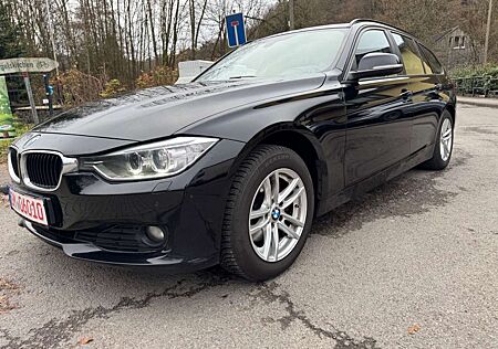 BMW 320 D Touring Aut.NaviEKlapeBi-XenonPdcv.u.h.Top