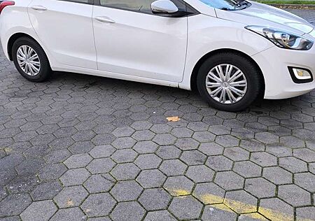 Hyundai i30 gebraucht kaufen Hyundai i30 1.4 Classic