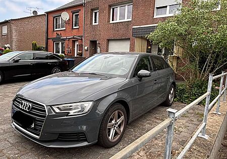 Audi A3 1.6 TDI Limousine (clean diesel) S tronic Attracti