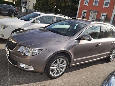 Skoda Superb Superb Combi Vollausst. 1.8 TSI DSG Elegance