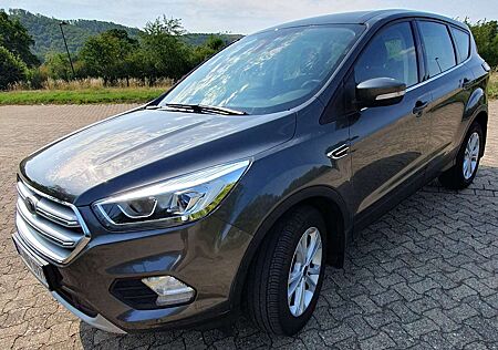 Ford Kuga 1.5 EcoBoost 2x4 Titanium