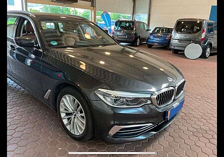 BMW 520 d xDrive Luxury Line LED+AHK+HUD
