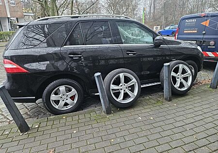 Mercedes-Benz 350 TRONIC"NAVI"SHZ"LEDER"