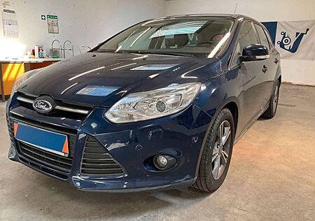 Ford Focus Turnier ZAHNRIEM NEU/PDC/KLIMA/ 1 H.