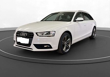 Audi A4 Avant Attraction quattro*NAVI*XEN*AHK*18 ZOLL
