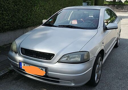 Opel Astra Coupe 2.2 16V Coupe Linea Rossa