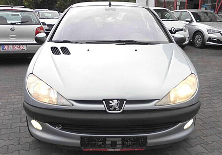 Peugeot 206 206 75 Presence .5 TÜR .KLIMA  ALUFELGEN TÜV BIS 03 . 27