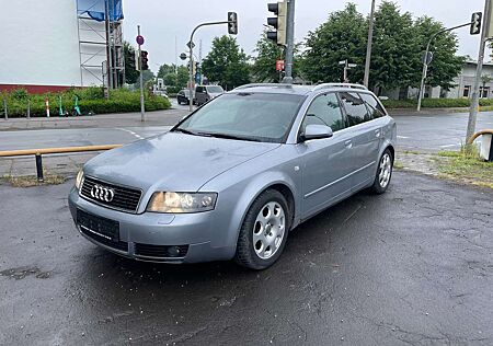 Audi A4 S-LINE*TEMPOMAT*SCHIEBEDACH*NAVI*TÜV 04/2026*