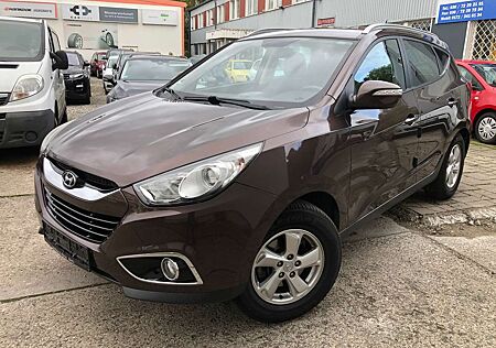 Hyundai ix35 2.0L Style 2WD 1HAND TÜV NEU