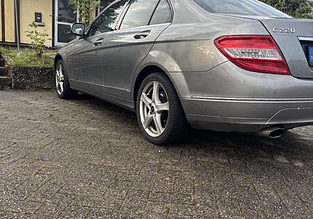 Mercedes-Benz C 220 CDI DPF Automatik Elegance