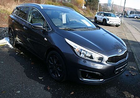 Kia Cee'd Ceed / 1.6 CRDi 136 ISG SW Dream Team Edition