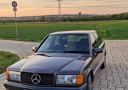 Mercedes-Benz 190 E 2.0