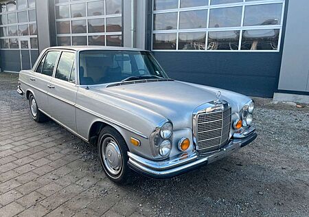 Mercedes-Benz 280 SE 4.5 W108