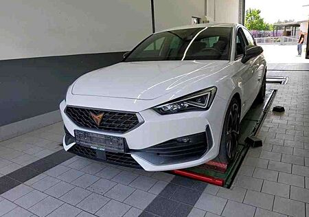 Cupra Leon VZ e-Hybrid LED/ACC/Navi/PDC/180 kW