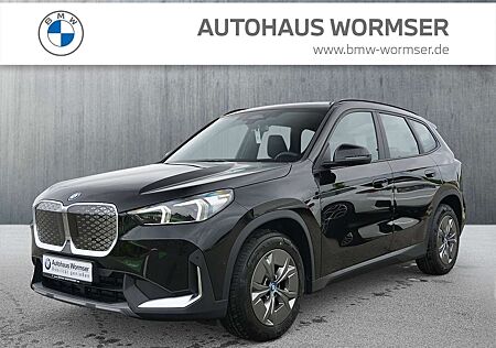 BMW iX1 eDrive20 Premiumpaket; Komfortzug.; Wireless Charg