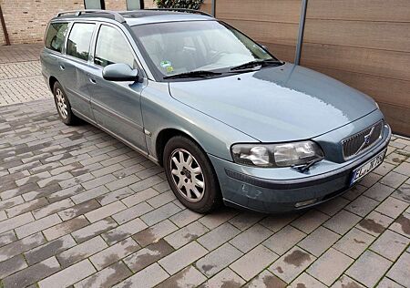 Volvo V70 2.4