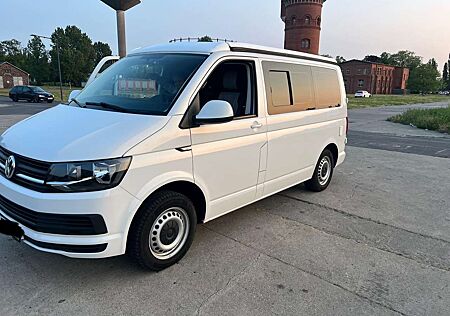 VW T6 California Volkswagen umbau mit Aufstelldach und Solaranlage