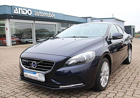 Volvo V40 2.0 Momentum D3 150PS DigiTacho/Spur/Xenon