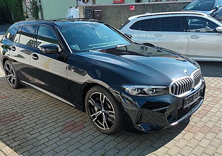 BMW 330 i xDrive Touring M Sport AHK Widescr Ambi HiFi