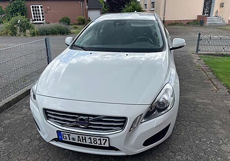Volvo V60 D3 Geartronic Kinetic