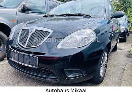 Lancia Ypsilon 1.2 8V Argento