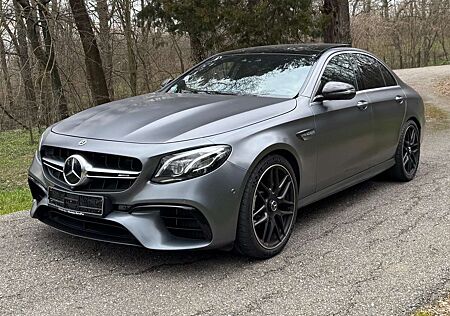 Mercedes-Benz E 63 AMG 4Matic Speedshift 9G-MCT