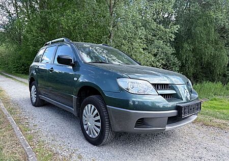 Mitsubishi Outlander 2.0b Klima Tüv=Neu! 1.Hand! 159T-Km VB