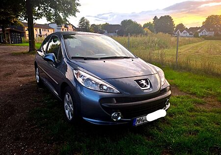 Peugeot 207 Urban Move Rentner-Auto, scheckheftgepflegt