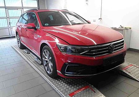 VW Passat Volkswagen GTE Variant 1.4 TSI DSG Pano ergo AHK Sta