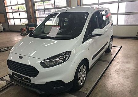 Ford Transit Courier Trend WSShzg. 5Sitz Licht+Regens