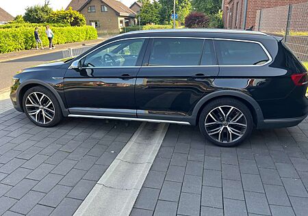 VW Passat Alltrack Volkswagen Passat Variant 2.0 TDI SCR DSG 4Motion Alltrack