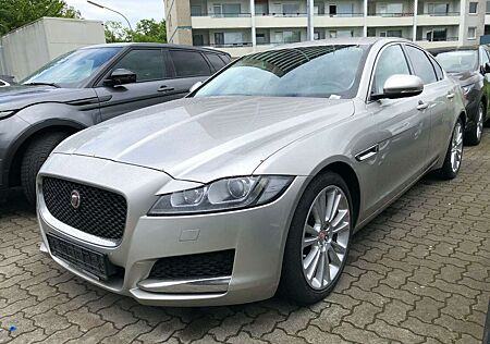 Jaguar XF Prestige 20d Navigation / 19 Zoll