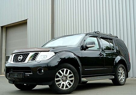 Nissan Pathfinder 2.5 dCi LE/ 7 Sitzer/Navi/R.Kamera