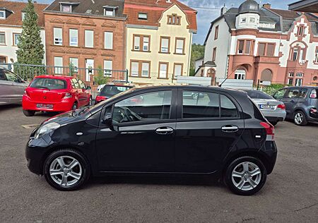 Toyota Yaris Cool Edition " 1 Hand "