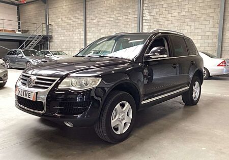 VW Touareg Volkswagen 3.0 V6 TDI Exclusive Edition 1 Hand