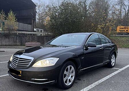 Mercedes-Benz S 350 - Carnet d’entretien - CT jusqu’à octobre 202