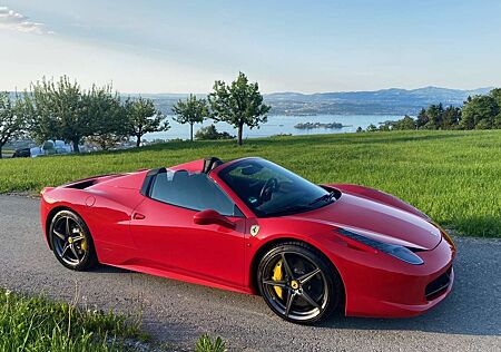 Ferrari 458 Spider - 1. Hand, top, 2 J. Approved mgl.