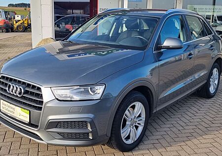 Audi Q3 2.0 TDI design+Ahk/Xenon/Navi/PDC/8fach ber.!