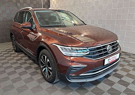 VW Tiguan Volkswagen United*ACC*AMBIENTE-APPLE-AHK-LED-KLIMA