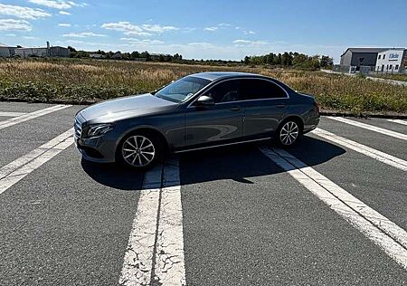Mercedes-Benz E 220 d 4Matic 9G-TRONIC