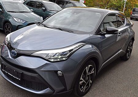 Toyota C-HR Hybrid Team D