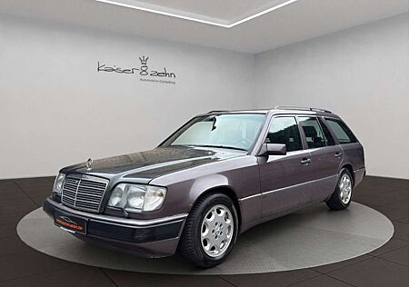 Mercedes-Benz 220 TE (S124)