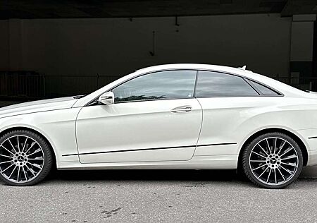 Mercedes-Benz E 350 CGI BlueEfficiency (207.357)