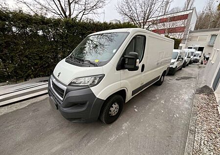 Peugeot Boxer Kasten 330 L2H1 Komfort Plus BlueHDi 130