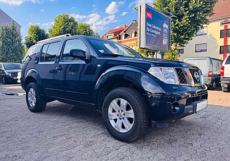 Nissan Pathfinder 2.5 dCi SE 4WD 7-Sitzer Klima PDC AHK