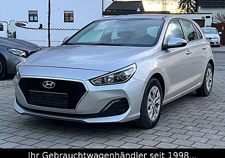 Hyundai i30 1.6 CRDI Select *KLIMA/PDC*